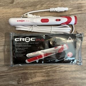 New never used min Croc straightener